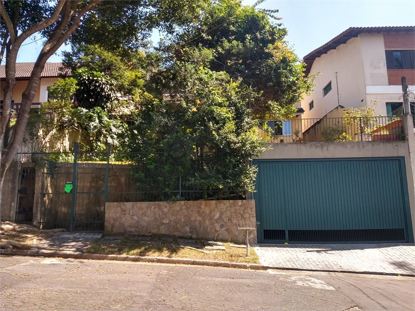 Sobrado à venda com 4 quartos, sendo 1 suíte,  em Parque dos Príncipes, São Paulo, SP