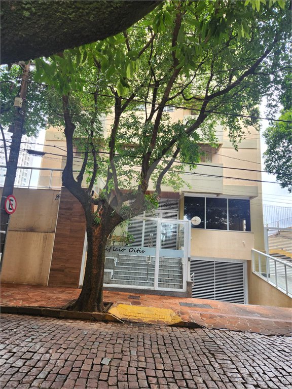 Apartamento à venda com 3 quartos, sendo 1 suíte, no Centro, Araraquara, SP