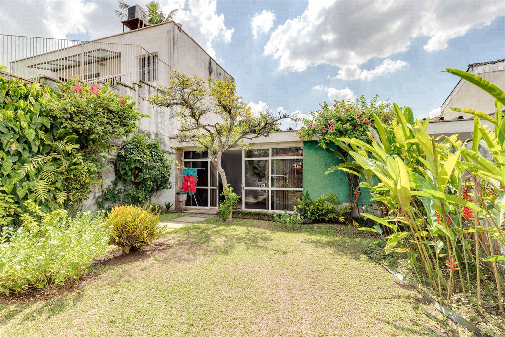Casa Térrea à venda com 4 quartos, sendo 1 suíte, em Brooklin, São Paulo, SP