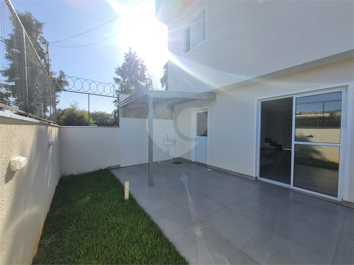 Casa à venda com 3 quartos, sendo 1 suíte, no condomínio Residencial Américo Figueiredo, Sorocaba - SP