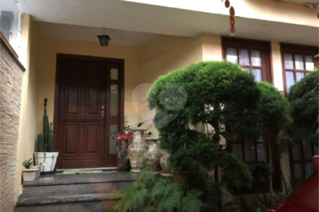 Sobrado à venda com 3 suítes em Lar São Paulo, São Paulo, SP
