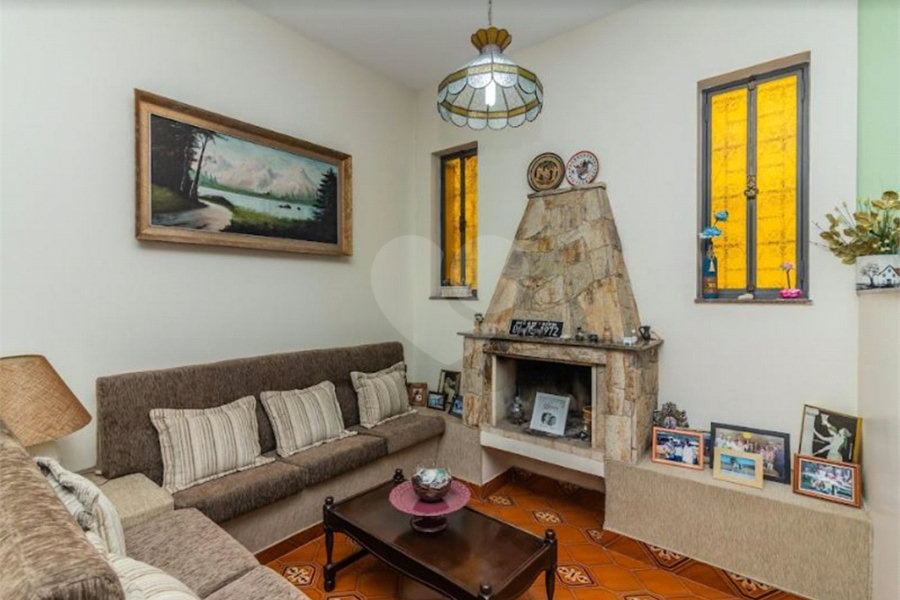 Casa à venda com 3 suítes em Horto, São Paulo, SP