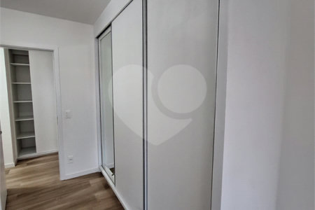 Apartamento à venda com 3 suítes em Vila Anastácio, São Paulo, SP