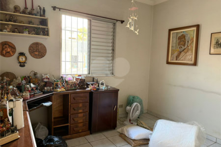 Casa à venda com 2 quartos no condomínio Residencial Bari, Itaquaquecetuba - SP