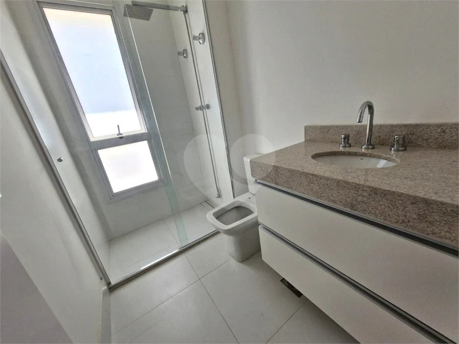 Casa à venda ou para alugar com 3 suítes no condomínio Jardim Flora, São Paulo - SP