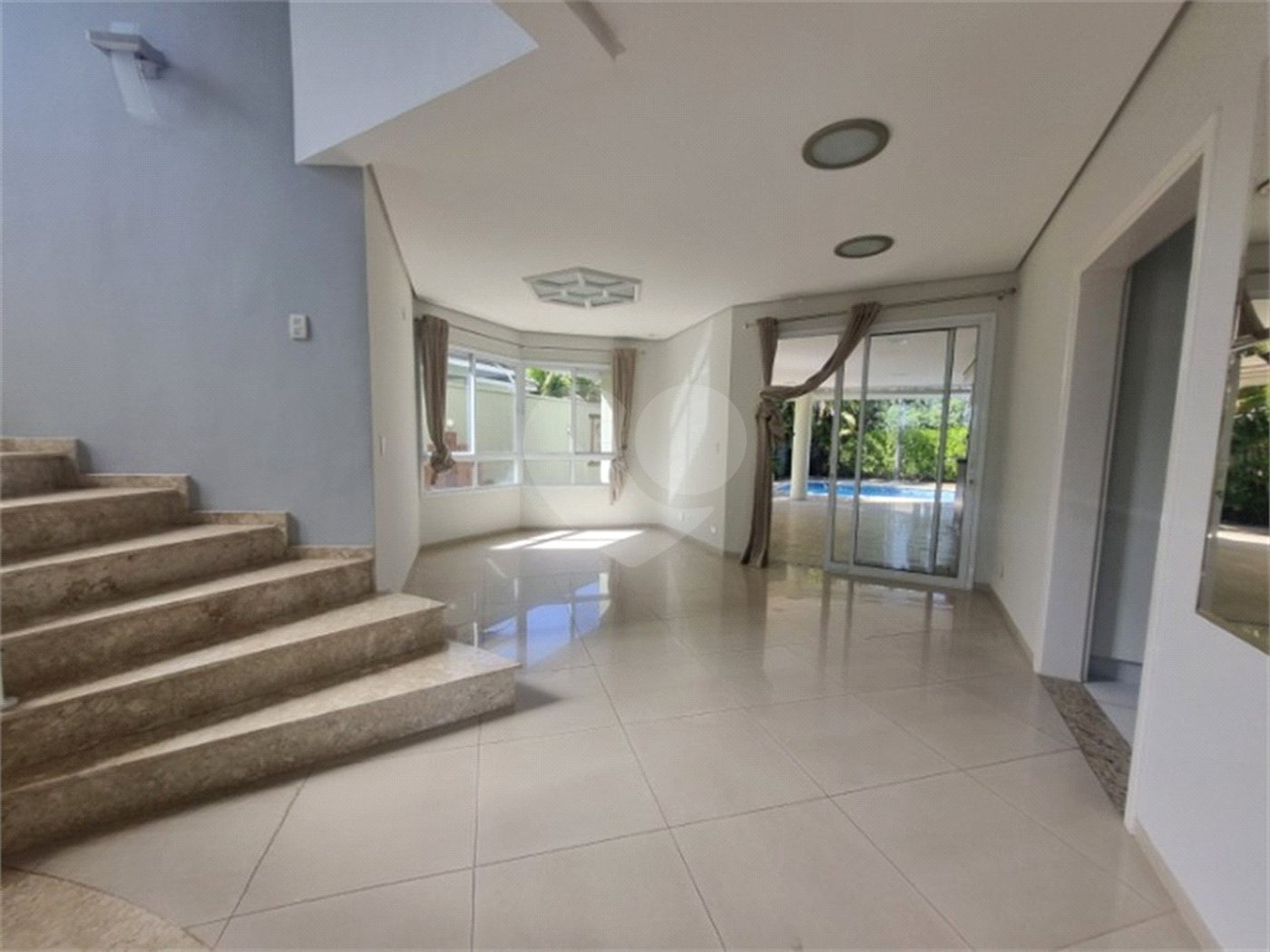 Casa à venda com 3 suítes no condomínio Residencial Terras de Vinhedo, Vinhedo - SP