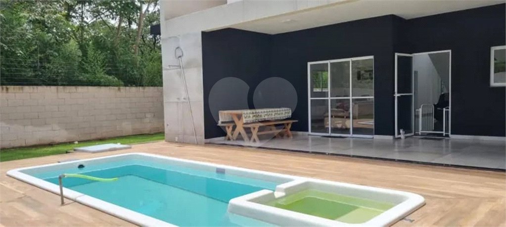 Casa à venda com 3 suítes no condomínio Villa D' Oro, Vinhedo - SP