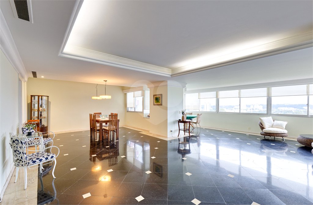 Apartamento à venda com 4 suítes em Jardim Marajoara, São Paulo, SP