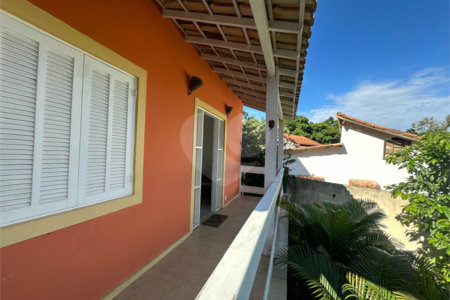 Casa em condomínio à venda com 3 quartos, sendo 2 suítes,  em Peró, Cabo Frio, RJ