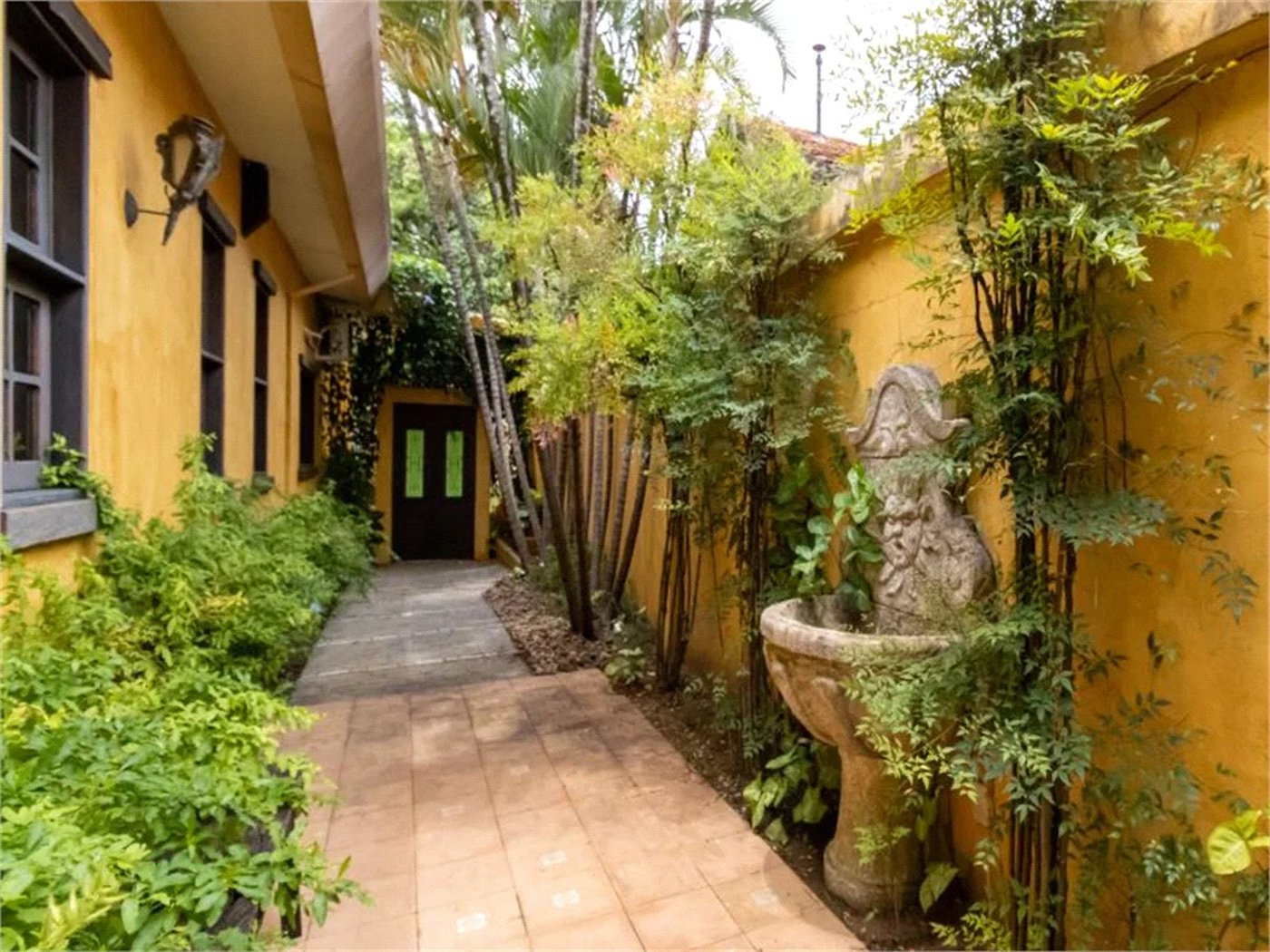 Casa à venda ou para alugar com 4 quartos, sendo 3 suítes, em Lapa, São Paulo, SP