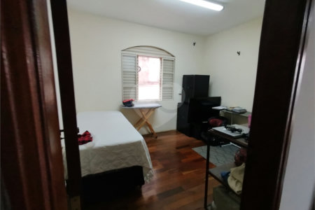 Casa à venda com 3 quartos, sendo 1 suíte, em Jardim Leocádia, Sorocaba, SP