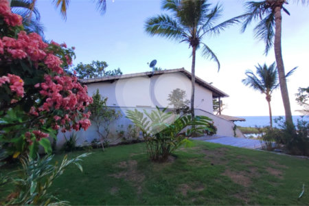 Casa à venda com 3 suítes no Centro, Santa Cruz Cabrália, BA