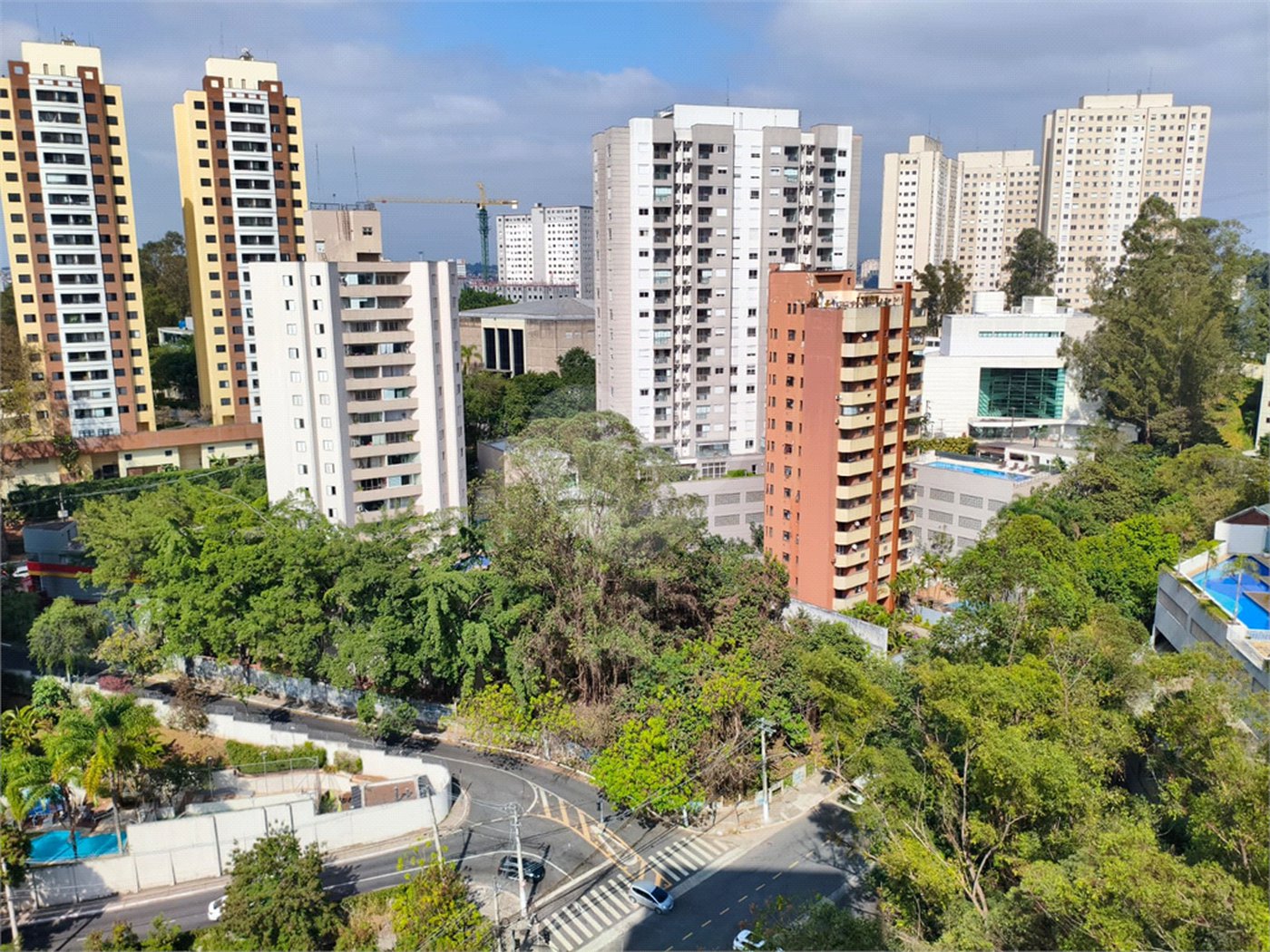 Apartamento à venda com 2 quartos, sendo 1 suíte,  em Vila Andrade, São Paulo, SP