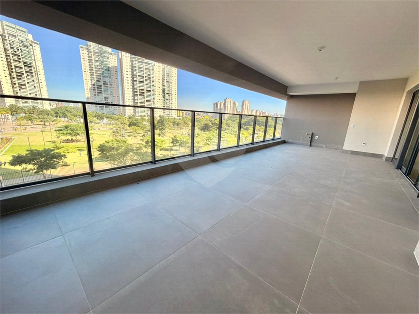 Apartamento à venda com 4 quartos, sendo 3 suítes, em Água Branca, São Paulo, SP