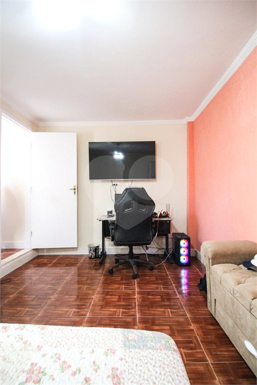 Sobrado à venda com 3 quartos, sendo 1 suíte, em Vila Gustavo, São Paulo, SP