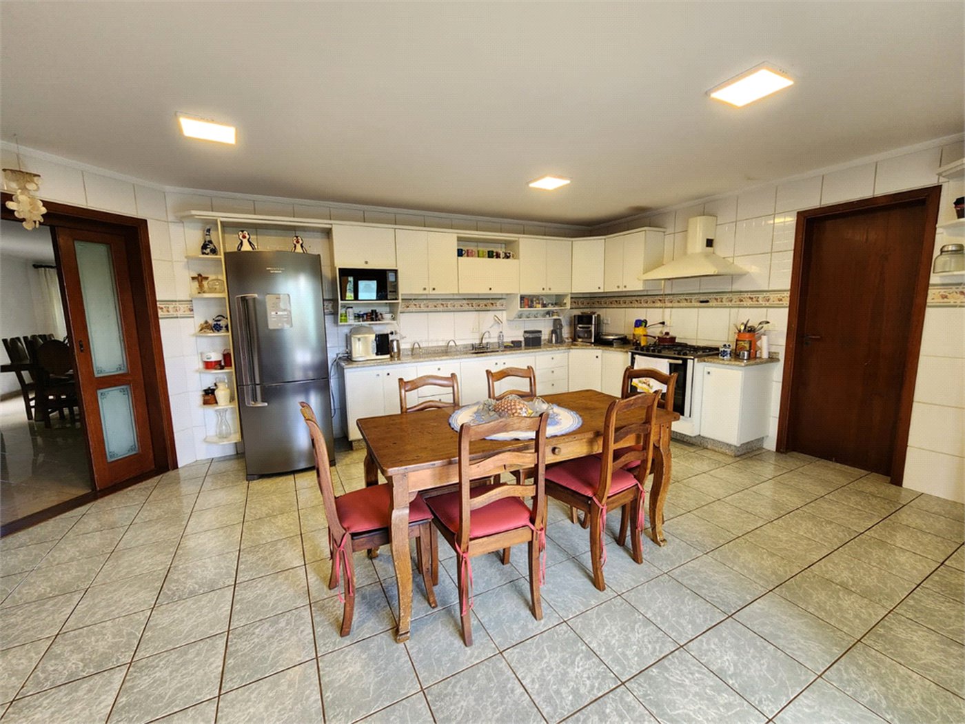 Casa à venda com 5 suítes no condomínio Suíça da Cantareira, Mairiporã - SP