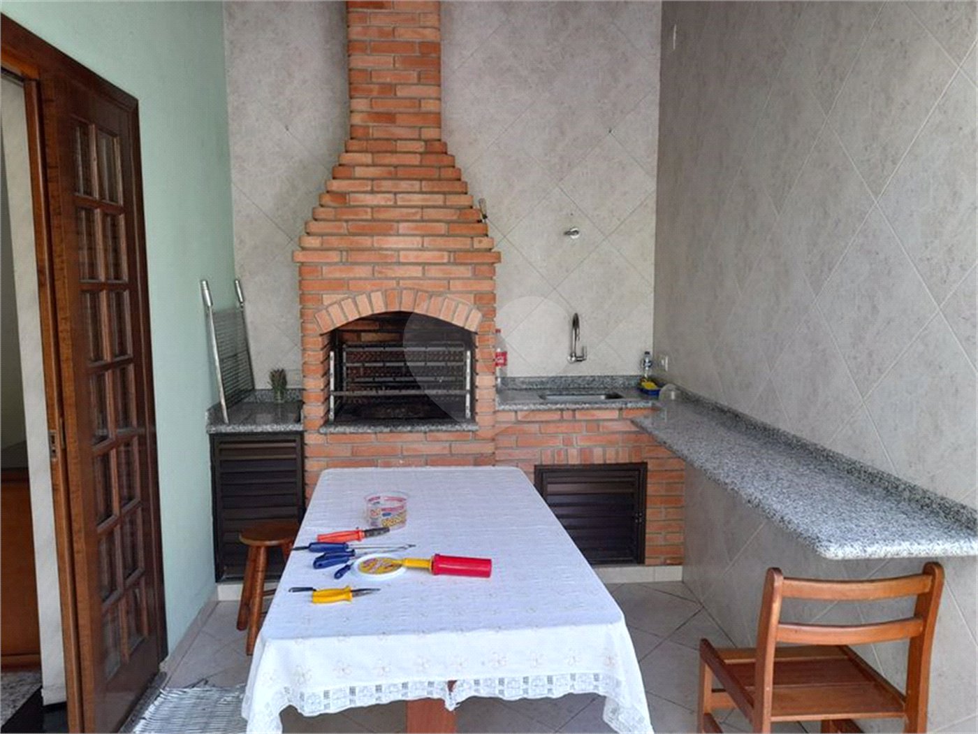 Sobrado à venda com 3 suítes em Vila Romero, São Paulo, SP