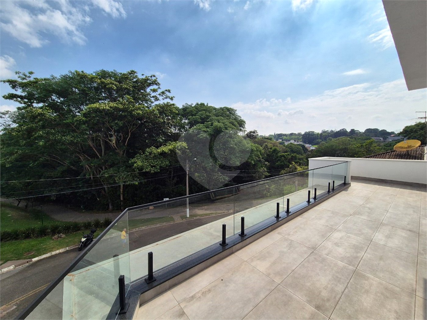 Casa à venda com 3 suítes no condomínio Terras de São Francisco, Vinhedo - SP