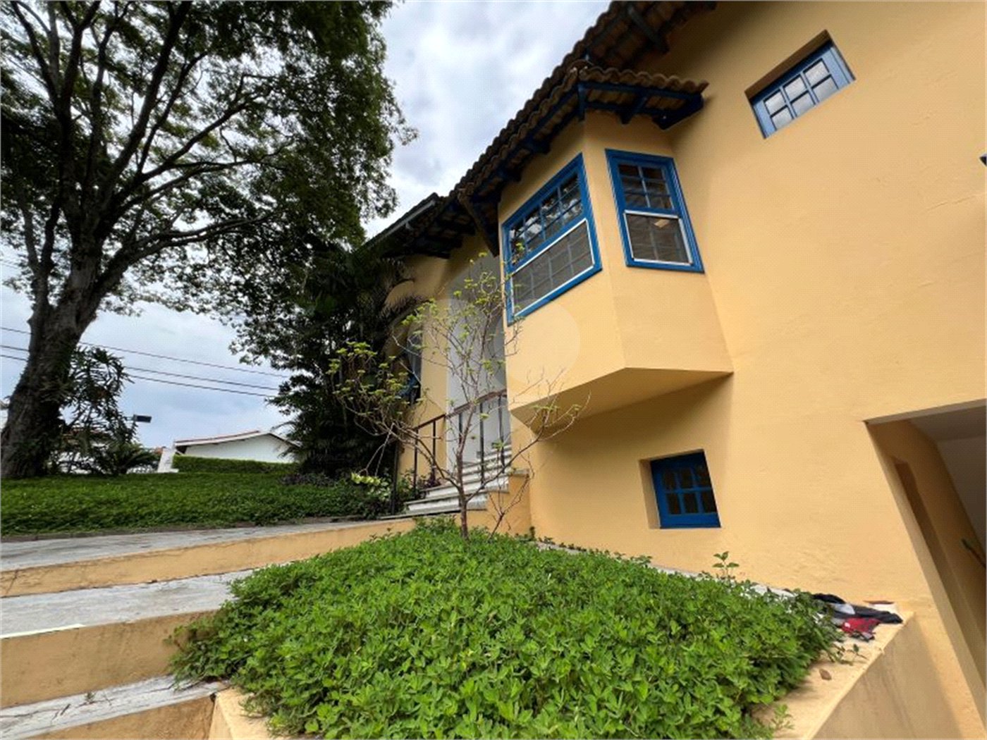 Casa à venda ou para alugar com 4 quartos, sendo 3 suítes, no condomínio Estância Marambaia, Vinhedo - SP