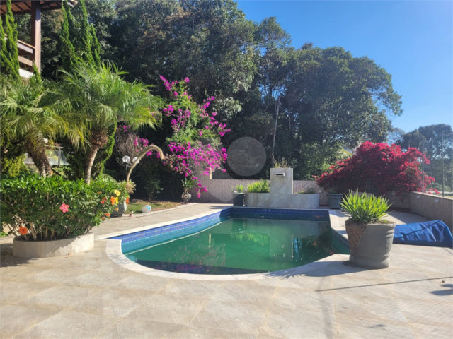 Casa para alugar com 5 quartos, sendo 2 suítes,  no condomínio Alpes de Caieiras, Caieiras - SP