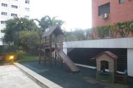 Apartamento à venda com 3 quartos, sendo 1 suíte, em Real Parque, São Paulo, SP
