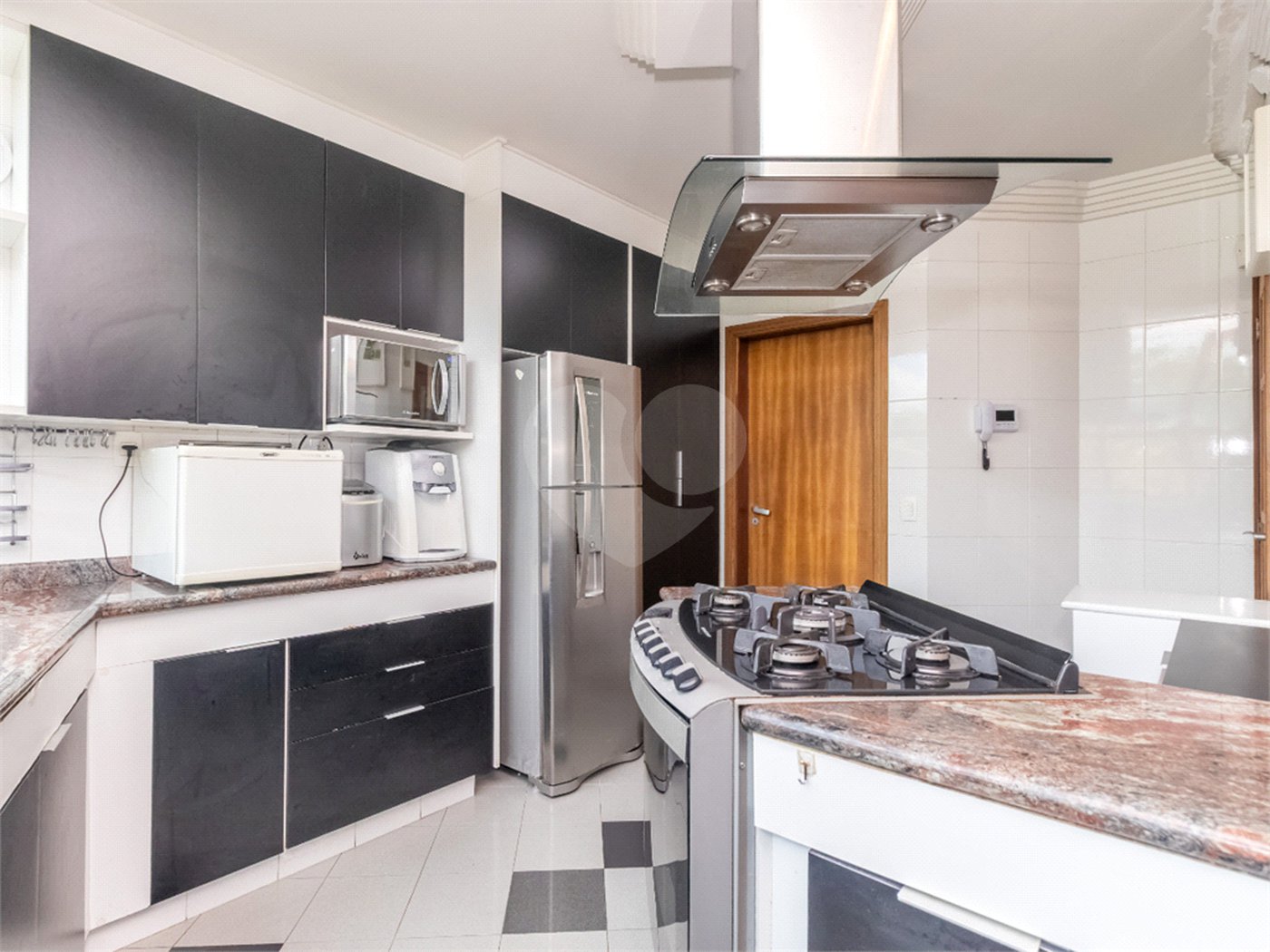 Casa à venda com 4 quartos, sendo 2 suítes, em Jardim Marajoara, São Paulo, SP