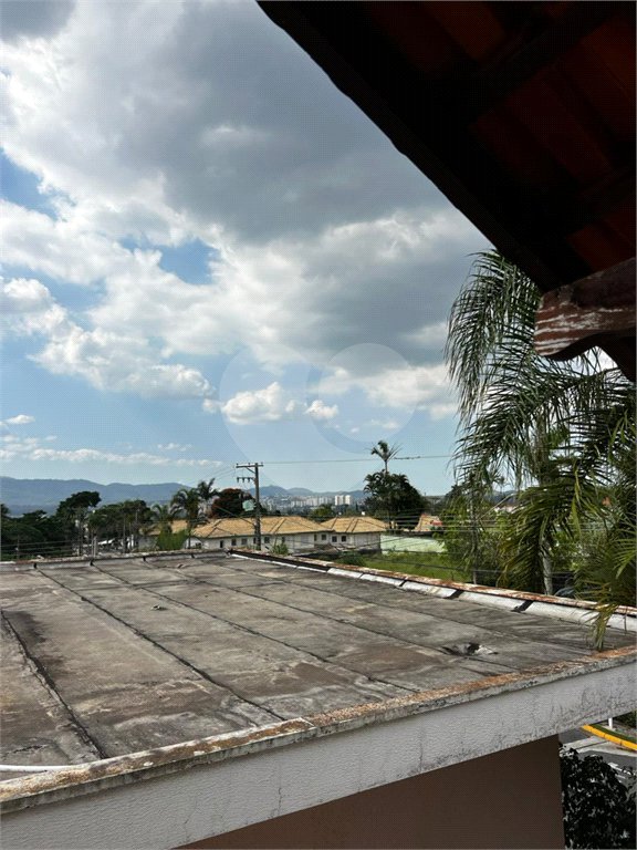 Sobrado à venda com 6 quartos, sendo 4 suítes,  em Vila Oliveira, Mogi das Cruzes, SP
