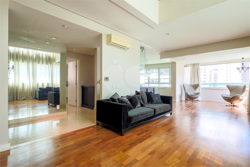 Apartamento à venda com 4 suítes,  em Jardim Paulistano, São Paulo, SP