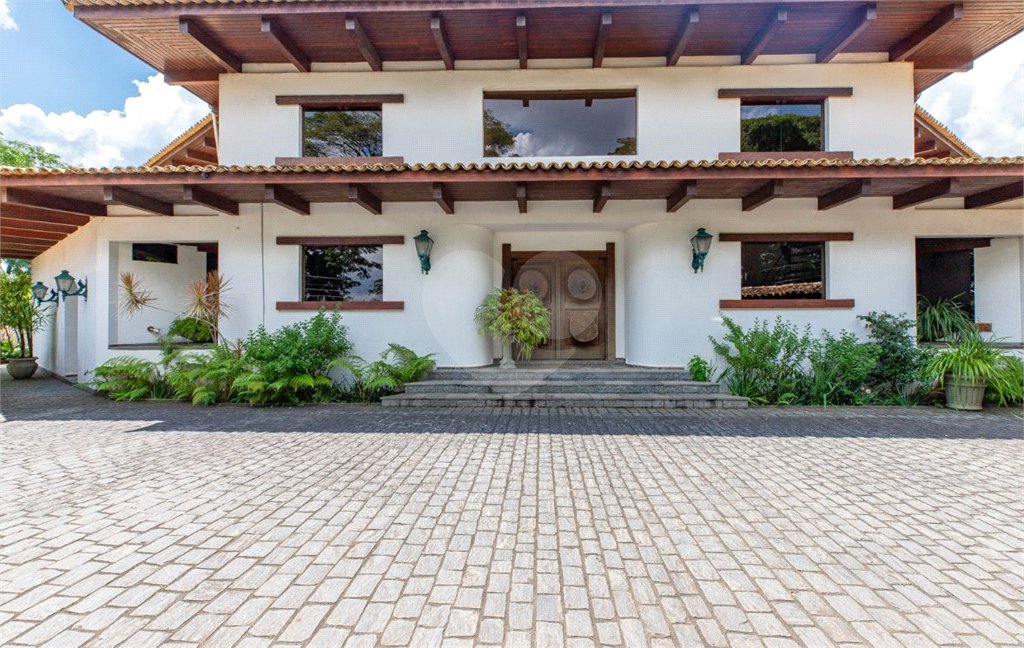 Casa à venda com 4 suítes em Granja Viana, Cotia, SP