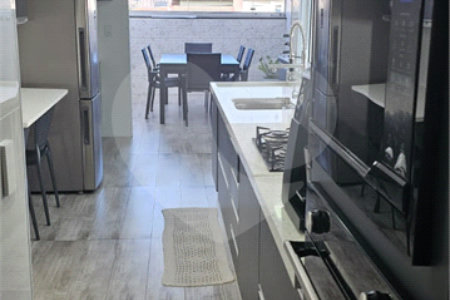 Triplex à venda com 2 quartos, sendo 1 suíte, em Vila Metalúrgica, Santo André, SP