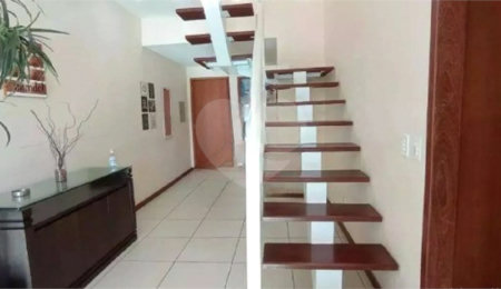 Cobertura à venda com 4 quartos, sendo 2 suítes, em Algodoal, Cabo Frio, RJ