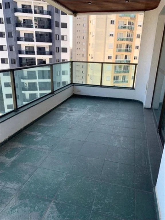 Apartamento à venda com 3 suítes em Vila Suzana, São Paulo, SP