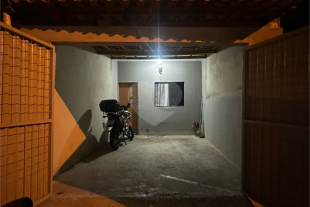 Casa de Vila para alugar com 2 quartos em Lopes de Oliveira, Sorocaba, SP