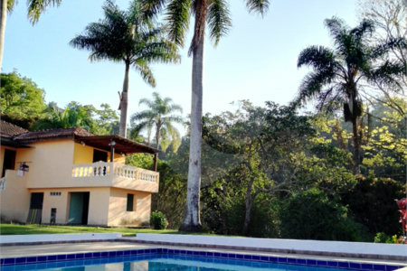 Chácara à venda com 1 suíte em Chácaras Vista Alegre, Arujá, SP