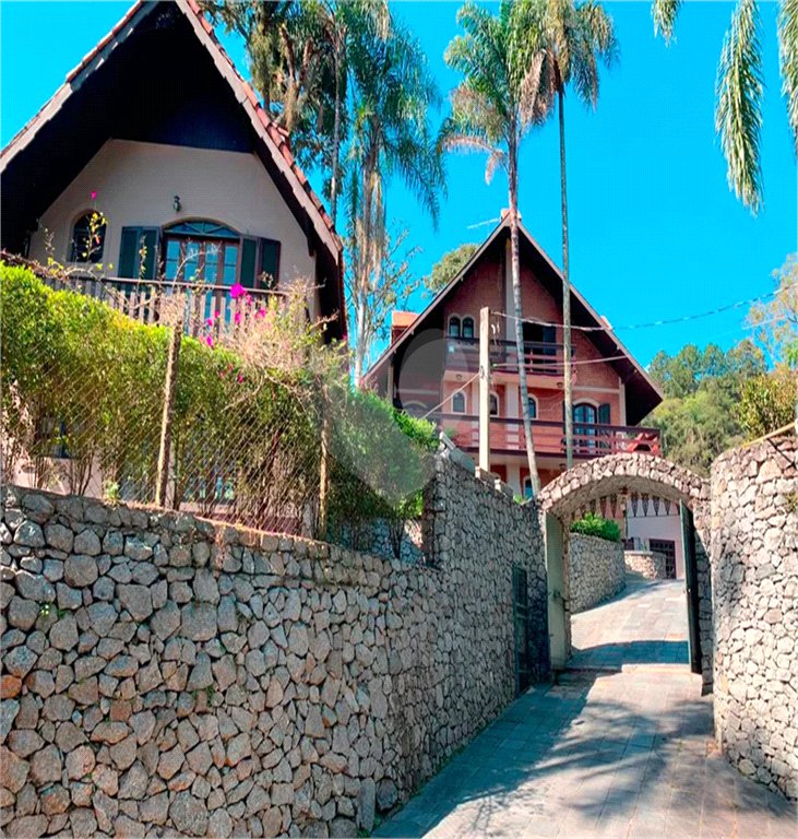 Casa à venda com 4 suítes em Roseira, Mairiporã, SP