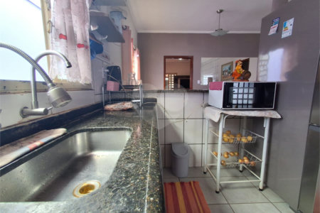 Casa à venda com 3 quartos, sendo 1 suíte, em Parque Residencial Cândido Portinari, Ribeirão Preto, SP