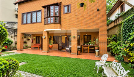 Sobrado à venda com 3 quartos, sendo 1 suíte,  em Alto da Boa Vista, São Paulo, SP