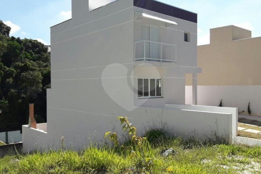 Sobrado à venda com 3 quartos, sendo 1 suíte, em Villa Verde, Franco da Rocha, SP