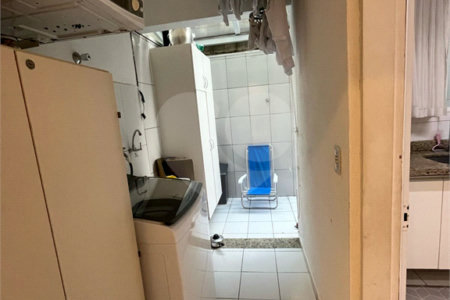 Casa à venda com 3 quartos, sendo 1 suíte, no condomínio Residencial Villagio Vitória, Guarulhos - SP