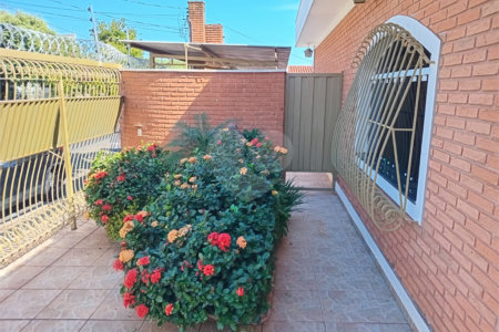 Casa à venda com 3 quartos, sendo 1 suíte, em Vila José Bonifácio, Araraquara, SP