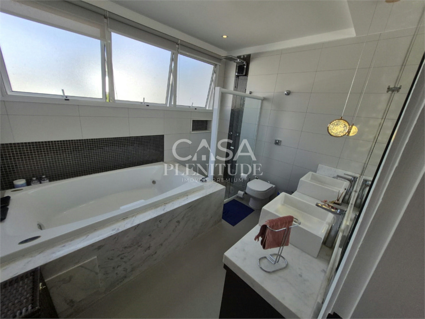 Casa em condomínio à venda com 4 quartos, sendo 3 suítes, em Iporanga, Sorocaba, SP