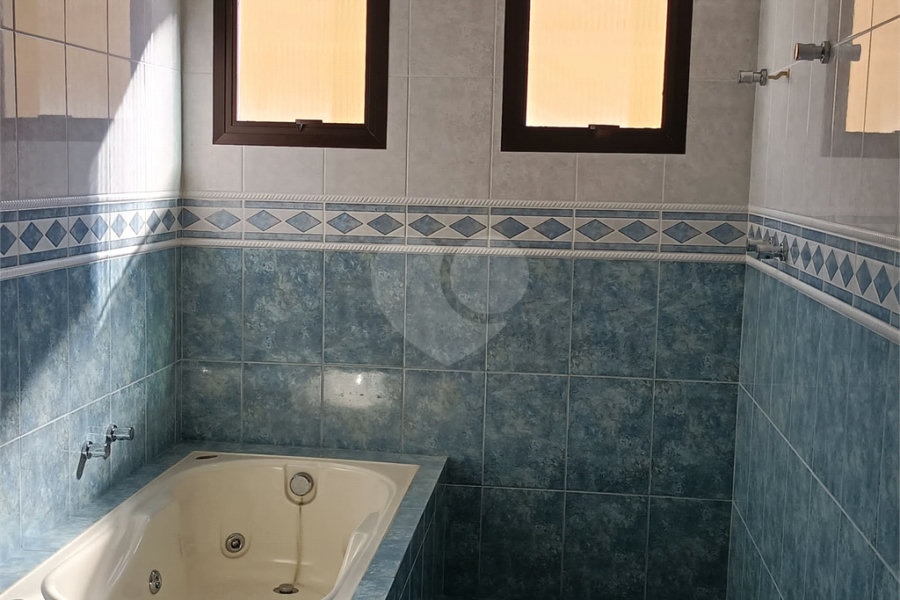 Sobrado à venda com 3 quartos, sendo 1 suíte, em Vila Paiva, São Paulo, SP