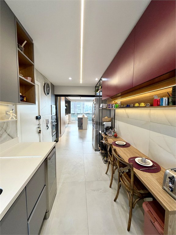 Apartamento à venda com 3 suítes em Vila Romana, São Paulo, SP