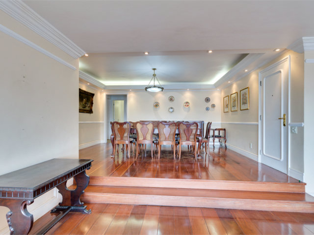 Apartamento à venda com 3 suítes em Real Parque, São Paulo, SP