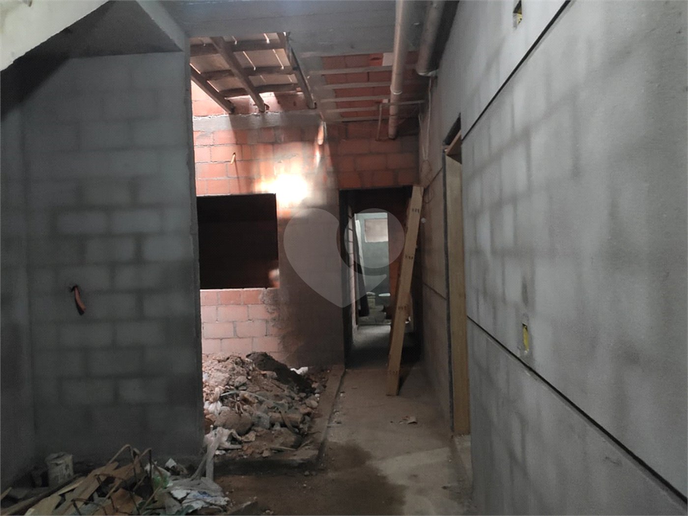 Casa para alugar com 1 quarto no condomínio Residencial Nivi, São Paulo - SP