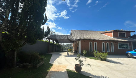 Casa para alugar com 3 suítes no condomínio Alpes da Cantareira, Mairiporã - SP