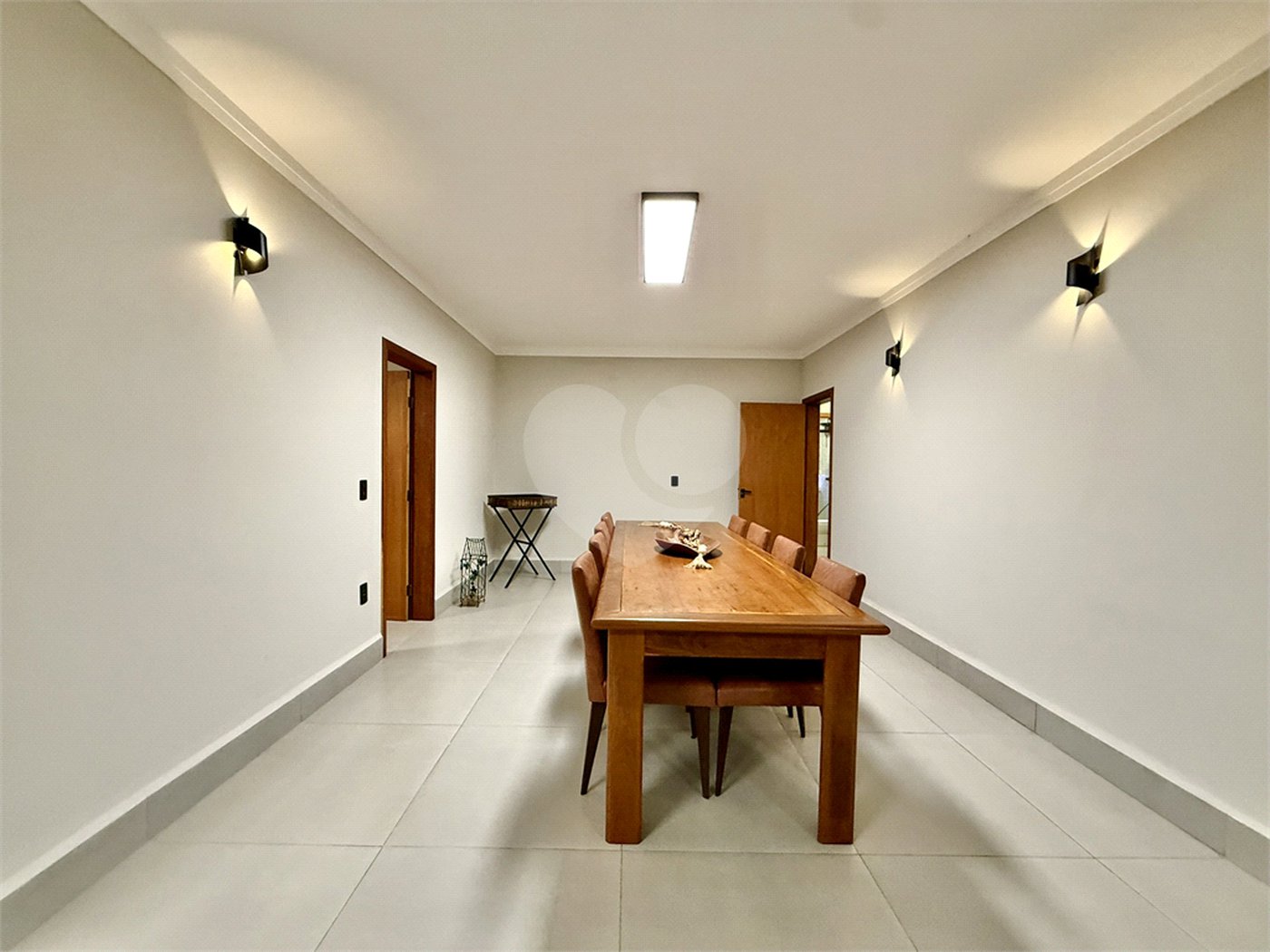 Casa à venda com 5 quartos, sendo 3 suítes, em Terras de Santa Cristina Xiii Setor Iate, Paranapanema, SP