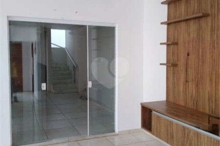Casa à venda com 3 quartos, sendo 1 suíte, no condomínio Villagio Milano, Sorocaba - SP
