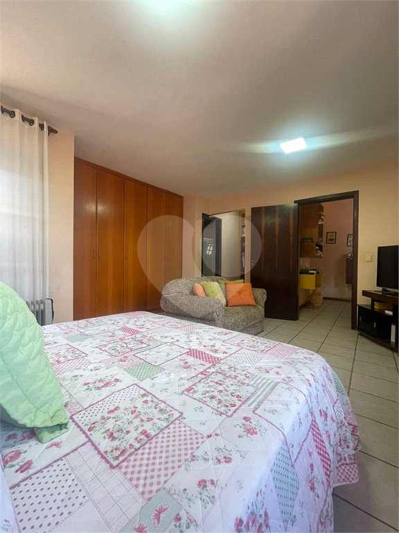 Casa à venda com 3 quartos, sendo 2 suítes,  em Vila Oliveira, Mogi das Cruzes, SP