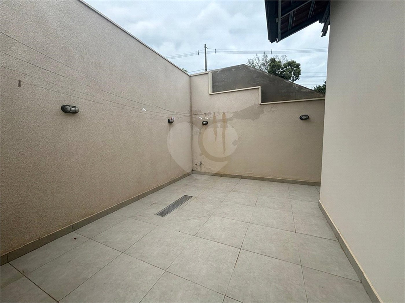 Casa à venda com 3 quartos, sendo 1 suíte, no condomínio Sun Lake, Sorocaba - SP